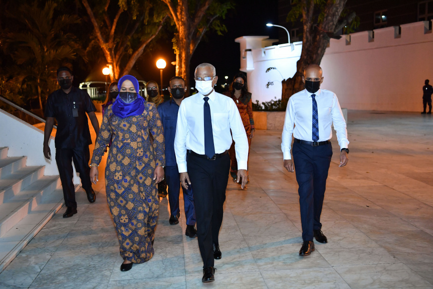 ބައިނަލްއަގުވާމީ އިންސާނީ ހައްގުތަކުގެ ދުވަހާއި އެޗްއާރުސީއެމްއަށް 18 އަހަރު ފުރުން ފާހަގަ ކުރުމަށް ބޭއްވި ރަސްމިއްޔާތުގެ ތެރެއިން -- ފޮޓޯ/ ރައީސް އޮފީސް