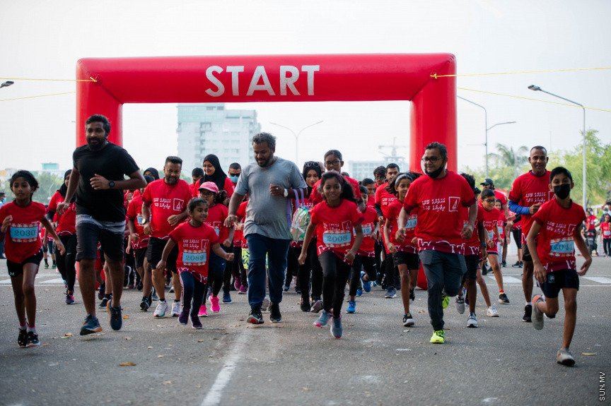 ބީއެމްއެލް ވާއު ޓީއެފްޖީ ކިޑްޒް ރަން 2020 ގެ ތެރެއިން -- ސަން ފޮޓޯ/ ނާއިލް ހުސައިން