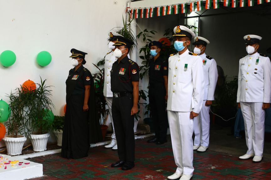 އިންޑިއާގެ ޖުމްހޫރީ ދުވަސް ފާހަގަކުރުމަށް ރާއްޖޭގައި ހުންނަ އިންޑިއާ ހައިކޮމިޝަނުން ބޭއްވި ރަސްމިއްޔާތުގެ ތެރެއިން --- 