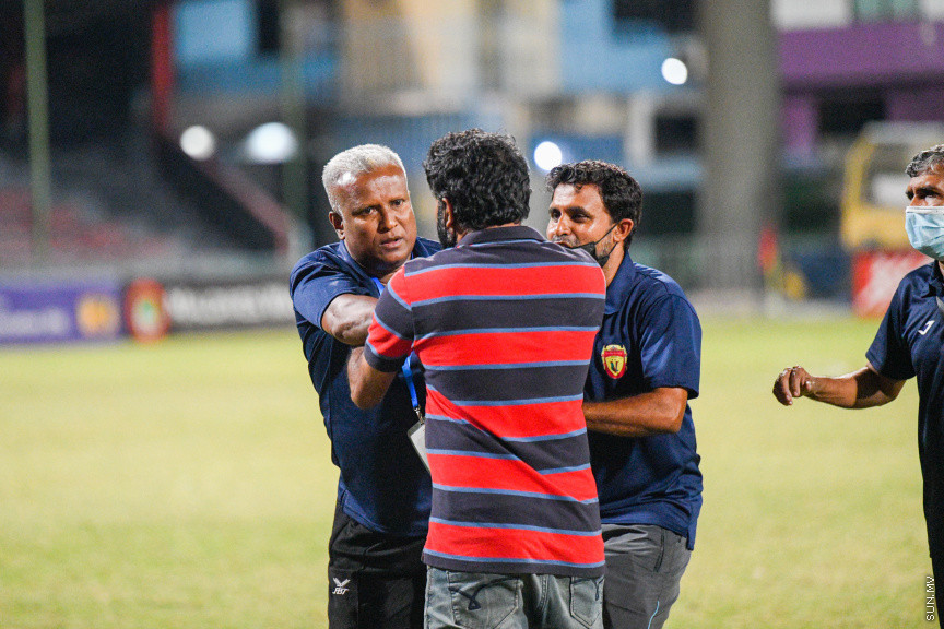 ޔޫތު ޗެމްޕިއަންޝިޕް 21/2022 - ސެމީ ފައިނަލް - ޔުނައިޓެޑް ވިކްޓަރީއާއި ސުޕަ ޔުނައިޓެޑް ސްޕޯޓްސް ބައްދަލުކުރި މެޗުގެ ތެރެއިން -- ސަން ފޮޓޮ/ މުހައްމަދު ހައްޔާން
