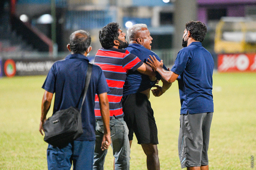 ޔޫތު ޗެމްޕިއަންޝިޕް 21/2022 - ސެމީ ފައިނަލް - ޔުނައިޓެޑް ވިކްޓަރީއާއި ސުޕަ ޔުނައިޓެޑް ސްޕޯޓްސް ބައްދަލުކުރި މެޗުގެ ތެރެއިން -- ސަން ފޮޓޮ/ މުހައްމަދު ހައްޔާން