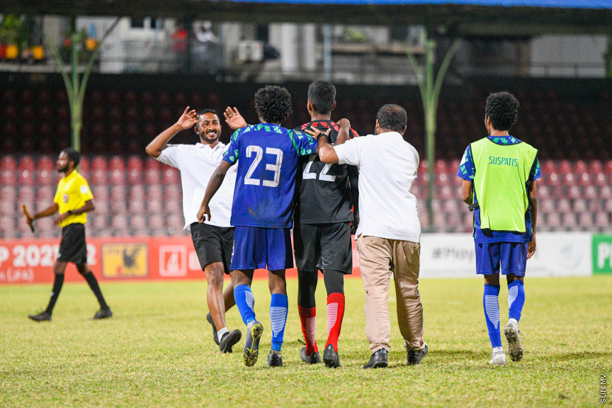 ޔޫތު ޗެމްޕިއަންޝިޕް 21/2022 - ސެމީ ފައިނަލް - ޔުނައިޓެޑް ވިކްޓަރީއާއި ސުޕަ ޔުނައިޓެޑް ސްޕޯޓްސް ބައްދަލުކުރި މެޗުގެ ތެރެއިން -- ސަން ފޮޓޮ/ މުހައްމަދު ހައްޔާން