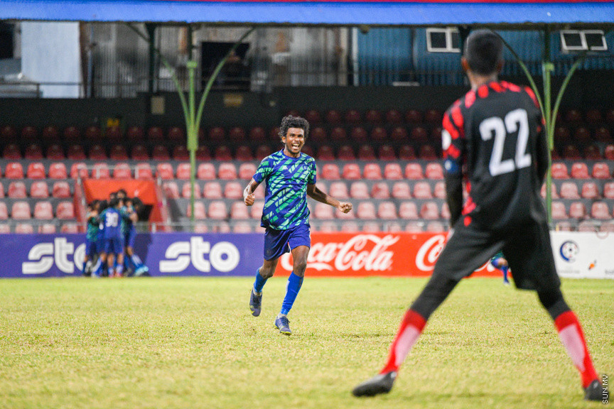 ޔޫތު ޗެމްޕިއަންޝިޕް 21/2022 - ސެމީ ފައިނަލް - ޔުނައިޓެޑް ވިކްޓަރީއާއި ސުޕަ ޔުނައިޓެޑް ސްޕޯޓްސް ބައްދަލުކުރި މެޗުގެ ތެރެއިން -- ސަން ފޮޓޮ/ މުހައްމަދު ހައްޔާން