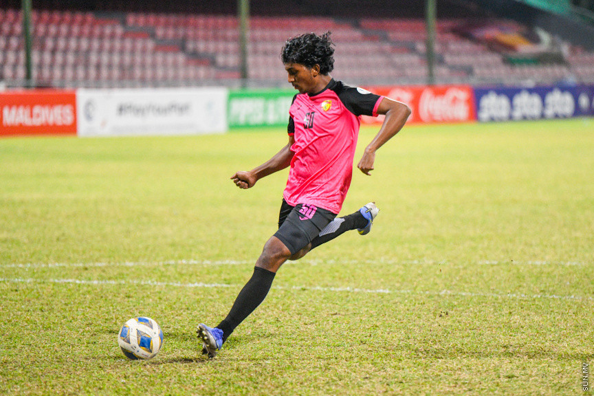 ޔޫތު ޗެމްޕިއަންޝިޕް 21/2022 - ސެމީ ފައިނަލް - ޔުނައިޓެޑް ވިކްޓަރީއާއި ސުޕަ ޔުނައިޓެޑް ސްޕޯޓްސް ބައްދަލުކުރި މެޗުގެ ތެރެއިން -- ސަން ފޮޓޮ/ މުހައްމަދު ހައްޔާން