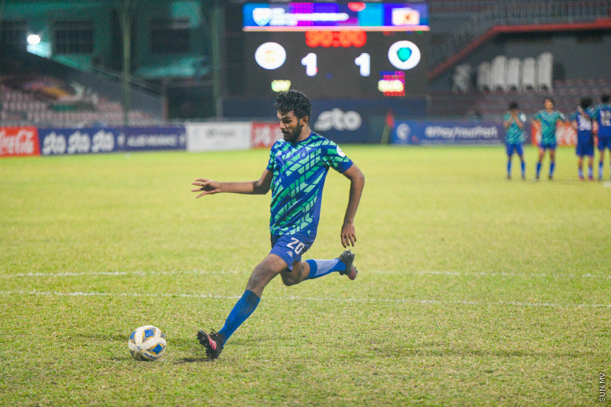 ޔޫތު ޗެމްޕިއަންޝިޕް 21/2022 - ސެމީ ފައިނަލް - ޔުނައިޓެޑް ވިކްޓަރީއާއި ސުޕަ ޔުނައިޓެޑް ސްޕޯޓްސް ބައްދަލުކުރި މެޗުގެ ތެރެއިން -- ސަން ފޮޓޮ/ މުހައްމަދު ހައްޔާން