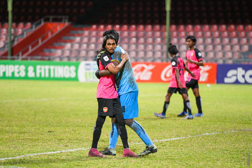 ޔޫތު ޗެމްޕިއަންޝިޕް 21/2022 - ސެމީ ފައިނަލް - ޔުނައިޓެޑް ވިކްޓަރީއާއި ސުޕަ ޔުނައިޓެޑް ސްޕޯޓްސް ބައްދަލުކުރި މެޗުގެ ތެރެއިން -- ސަން ފޮޓޮ/ މުހައްމަދު ހައްޔާން