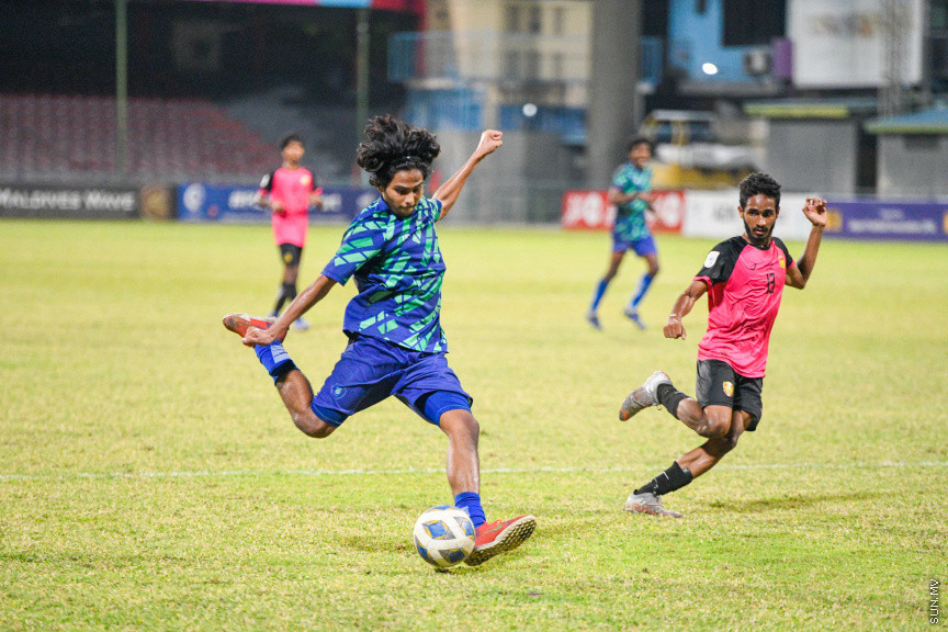 ޔޫތު ޗެމްޕިއަންޝިޕް 21/2022 - ސެމީ ފައިނަލް - ޔުނައިޓެޑް ވިކްޓަރީއާއި ސުޕަ ޔުނައިޓެޑް ސްޕޯޓްސް ބައްދަލުކުރި މެޗުގެ ތެރެއިން -- ސަން ފޮޓޮ/ މުހައްމަދު ހައްޔާން
