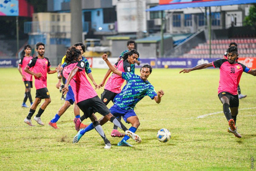 ޔޫތު ޗެމްޕިއަންޝިޕް 21/2022 - ސެމީ ފައިނަލް - ޔުނައިޓެޑް ވިކްޓަރީއާއި ސުޕަ ޔުނައިޓެޑް ސްޕޯޓްސް ބައްދަލުކުރި މެޗުގެ ތެރެއިން -- ސަން ފޮޓޮ/ މުހައްމަދު ހައްޔާން