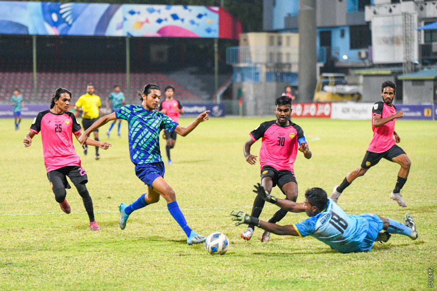 ޔޫތު ޗެމްޕިއަންޝިޕް 21/2022 - ސެމީ ފައިނަލް - ޔުނައިޓެޑް ވިކްޓަރީއާއި ސުޕަ ޔުނައިޓެޑް ސްޕޯޓްސް ބައްދަލުކުރި މެޗުގެ ތެރެއިން -- ސަން ފޮޓޮ/ މުހައްމަދު ހައްޔާން