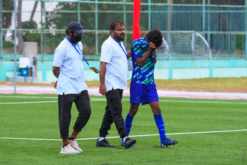 ޔޫތު ޗެމްޕިއަންޝިޕް 21/2022 ގެ ޗެމްޕިއަންކަން އީގަލްސްއިން ހޯދުން.   އީގަލްސް މި މެޗު ކާމިޔާބުކުރީ  1 - 0 ގެ ނަތީޖާ އަކުން ސުޕަ ޔުނައިޓެޑް ސްޕޯޓްސް ބަލިކޮށްގެން -- ސަން ފޮޓޯ/ މުހައްމަދު ހައްޔާން
