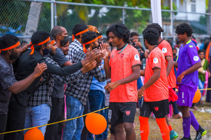 ޔޫތު ޗެމްޕިއަންޝިޕް 21/2022 ގެ ޗެމްޕިއަންކަން އީގަލްސްއިން ހޯދުން.   އީގަލްސް މި މެޗު ކާމިޔާބުކުރީ  1 - 0 ގެ ނަތީޖާ އަކުން ސުޕަ ޔުނައިޓެޑް ސްޕޯޓްސް ބަލިކޮށްގެން -- ސަން ފޮޓޯ/ މުހައްމަދު ހައްޔާން