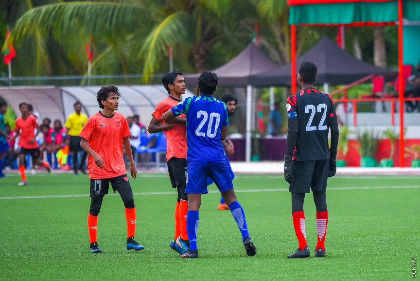 ޔޫތު ޗެމްޕިއަންޝިޕް 21/2022 ގެ ޗެމްޕިއަންކަން އީގަލްސްއިން ހޯދުން.   އީގަލްސް މި މެޗު ކާމިޔާބުކުރީ  1 - 0 ގެ ނަތީޖާ އަކުން ސުޕަ ޔުނައިޓެޑް ސްޕޯޓްސް ބަލިކޮށްގެން -- ސަން ފޮޓޯ/ މުހައްމަދު ހައްޔާން