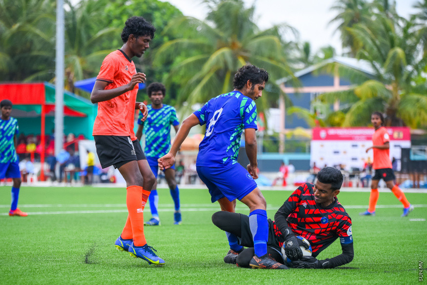 ޔޫތު ޗެމްޕިއަންޝިޕް 21/2022 ގެ ޗެމްޕިއަންކަން އީގަލްސްއިން ހޯދުން.   އީގަލްސް މި މެޗު ކާމިޔާބުކުރީ  1 - 0 ގެ ނަތީޖާ އަކުން ސުޕަ ޔުނައިޓެޑް ސްޕޯޓްސް ބަލިކޮށްގެން -- ސަން ފޮޓޯ/ މުހައްމަދު ހައްޔާން