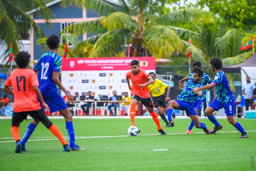 ޔޫތު ޗެމްޕިއަންޝިޕް 21/2022 ގެ ޗެމްޕިއަންކަން އީގަލްސްއިން ހޯދުން.   އީގަލްސް މި މެޗު ކާމިޔާބުކުރީ  1 - 0 ގެ ނަތީޖާ އަކުން ސުޕަ ޔުނައިޓެޑް ސްޕޯޓްސް ބަލިކޮށްގެން -- ސަން ފޮޓޯ/ މުހައްމަދު ހައްޔާން