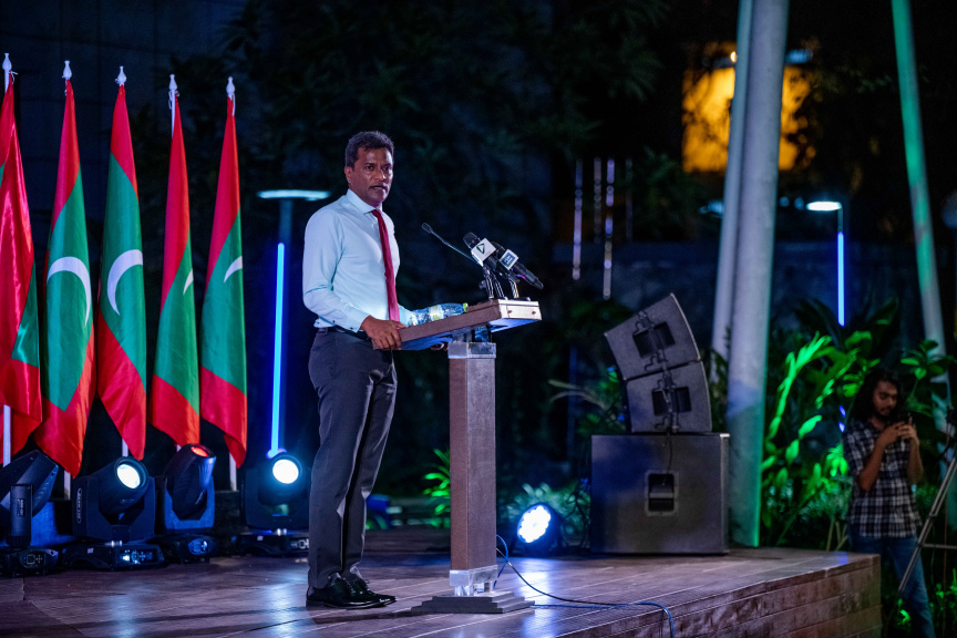 މަސްތުވާތަކެއްޗާ ދެކޮޅަށް މަސައްކަތް ކުރާ ބައިނަލްއަގުވާމީ ދުވަސް ފާހަގަކުރުމަށް &ldquo;ޑްރަގަށް ދާއިމީ ހައްލު&rdquo;ގެ ނަމުގައި އުމަރު ނަސީރު ބޭއްވި ޖަލްސާގެ ތެރެއިން -- ސަންފޮޓޯ/ ނާއިލް ހުސައިން
