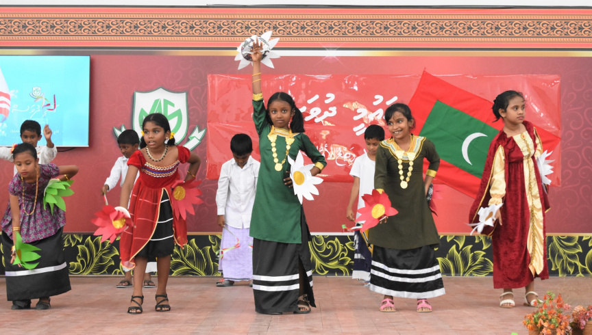 ފުވައްމުލަކު މުހައްމަދު ޖަމާލުއްދީން ސްކޫލުގައި ޤައުމީ ދުވަސް ފާހަގަކުރުމަށް ބޭއްވުނު ރަސްމިއްޔާތުގެ ތެރެއިން - ފޮޓޯ  މުހައްމަދު ޖަމާލުއްދީން 
