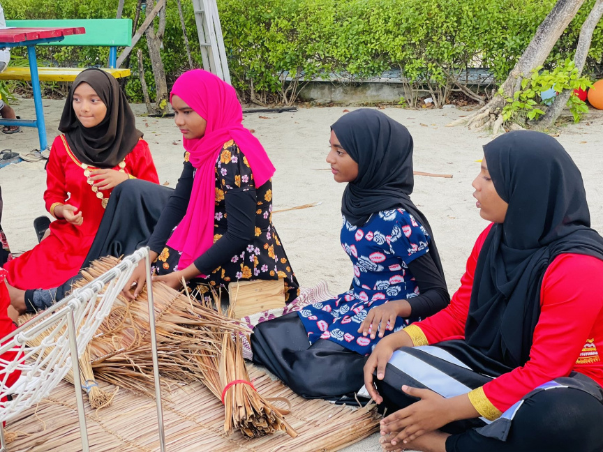 ހުރާ ސްކޫލުގައި ޤައުމީ ދުވަސް ފާހަގަކުރުމަށް ބޭއްވުނު ރަސްމިއްޔާތުގެ ތެރެއިން - ފޮޓޯ ހުރާ ސްކޫލު
