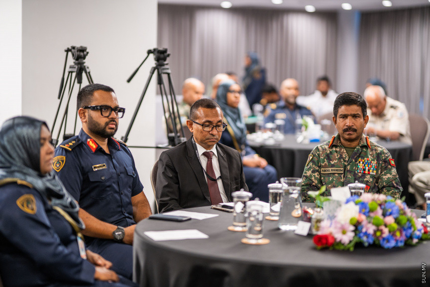 ރާއްޖޭގައި ފުރަތަމަ ފަހަރަށް ކުރިއަށް ގެންދާ ބޯޑާ ސެކިއުރިޓީ ސިމްޕޯސިއަމް ފެށުމުގެ ރަސްމިއްޔާތުގެ ތެރެއިން --- ސަން ފޮޓޯ/ އިބްރާހީމް ޝަމްވީލް