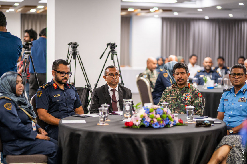 ރާއްޖޭގައި ފުރަތަމަ ފަހަރަށް ކުރިއަށް ގެންދާ ބޯޑާ ސެކިއުރިޓީ ސިމްޕޯސިއަމް ފެށުމުގެ ރަސްމިއްޔާތުގެ ތެރެއިން --- ސަން ފޮޓޯ/ އިބްރާހީމް ޝަމްވީލް