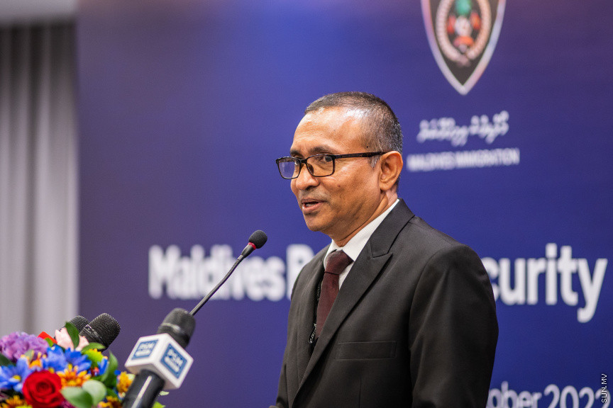 ރާއްޖޭގައި ފުރަތަމަ ފަހަރަށް ކުރިއަށް ގެންދާ ބޯޑާ ސެކިއުރިޓީ ސިމްޕޯސިއަމް ފެށުމުގެ ރަސްމިއްޔާތުގައި ޑިފެންސް މިނިސްޓަރުގެ ނައިބު ހަސަން ޒަމީލް ވާހަކަފުޅުދައްކަވަނީ  --- ސަން ފޮޓޯ/ އިބްރާހީމް ޝަމްވީލް