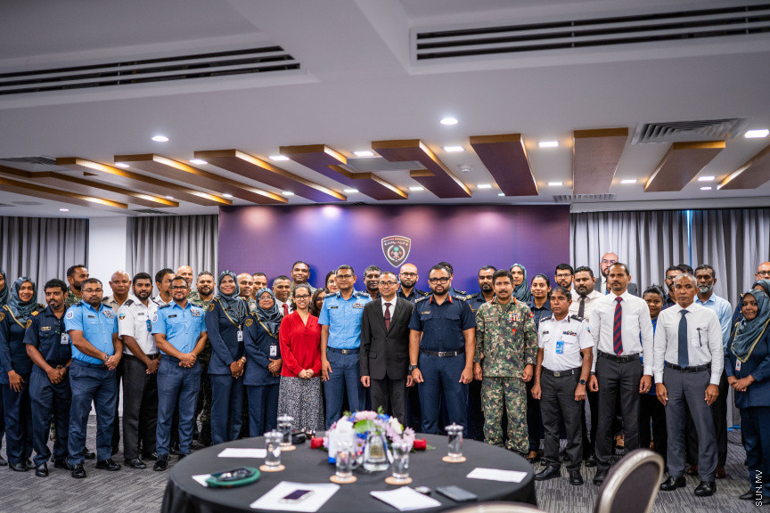 ރާއްޖޭގައި ފުރަތަމަ ފަހަރަށް ކުރިއަށް ގެންދާ ބޯޑާ ސެކިއުރިޓީ ސިމްޕޯސިއަމް ފެށުމުގެ ރަސްމިއްޔާތުގެ ތެރެއިން --- ސަން ފޮޓޯ/ އިބްރާހީމް ޝަމްވީލް