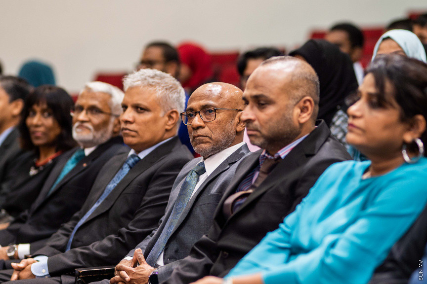 ގައުމީ ޔުނިވާސިޓީގެ ޕޮލިކަލް ސައިންގެ ދަރިވަރުން ބޭއްވި މޮޑެލް ސާކްސަމިޓްގެ ތެރެއިން --- ސަން ފޮޓޯ/ އިބްރާހީމް ޝަމްވީލް