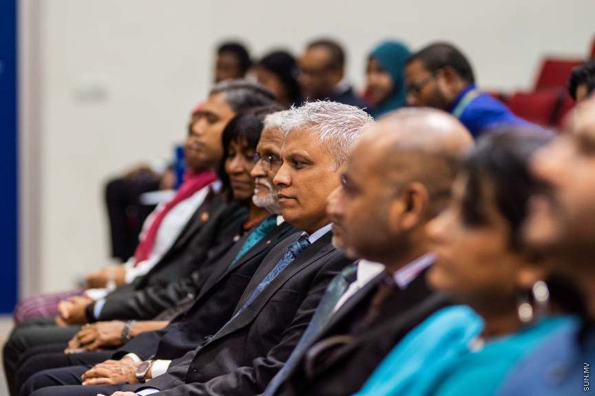ގައުމީ ޔުނިވާސިޓީގެ ޕޮލިކަލް ސައިންގެ ދަރިވަރުން ބޭއްވި މޮޑެލް ސާކްސަމިޓްގެ ތެރެއިން --- ސަން ފޮޓޯ/ އިބްރާހީމް ޝަމްވީލް