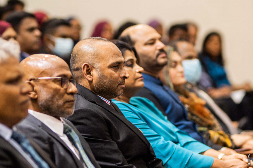 ގައުމީ ޔުނިވާސިޓީގެ ޕޮލިކަލް ސައިންގެ ދަރިވަރުން ބޭއްވި މޮޑެލް ސާކްސަމިޓްގެ ތެރެއިން --- ސަން ފޮޓޯ/ އިބްރާހީމް ޝަމްވީލް