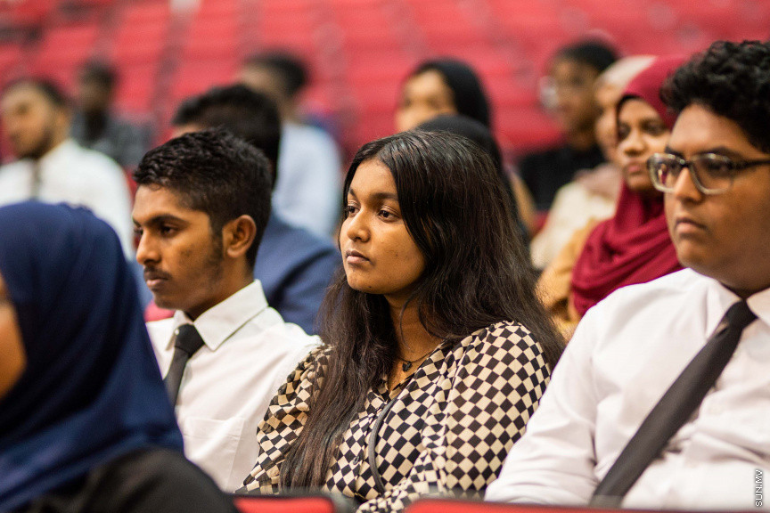 ގައުމީ ޔުނިވާސިޓީގެ ޕޮލިކަލް ސައިންގެ ދަރިވަރުން ބޭއްވި މޮޑެލް ސާކްސަމިޓްގެ ތެރެއިން --- ސަން ފޮޓޯ/ އިބްރާހީމް ޝަމްވީލް