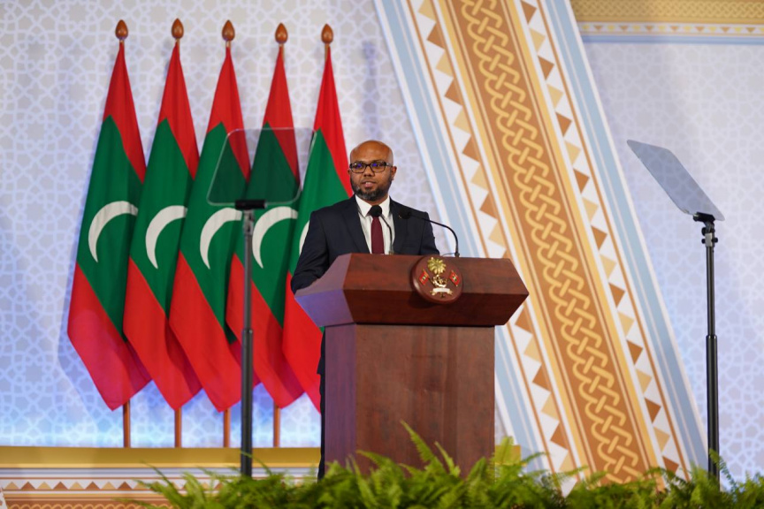 ޖުމްހޫރީ ދުވަސް ފާހަގަކުރުމަށް ރޭ ބޭއްވި ޖަލްސާގައި ރައީސް އިބްރާހީމް މުހައްމަދު ޞާލިޙް ވާހަކަފުޅު ދައްކަވަނީ ---