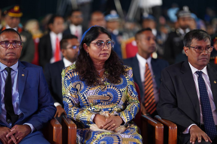 ޖުމްހޫރީ ދުވަސް ފާހަގަކުރުމަށް ރޭ ބޭއްވި ޖަލްސާގައި ޑިފެންސް މިނިސްޓަރު މާރިޔާ އަހްމަދު ދީދީ ---