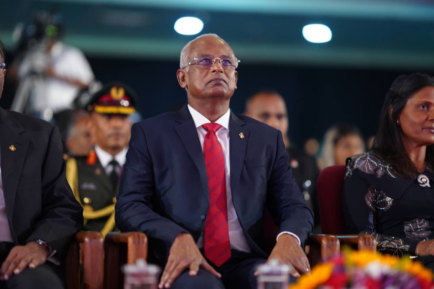 ޖުމްހޫރީ ދުވަސް ފާހަގަކުރުމަށް ރޭ ބޭއްވި ޖަލްސާގައި ރައީސް އިބްރާހީމް މުހައްމަދު ޞާލިޙް ---