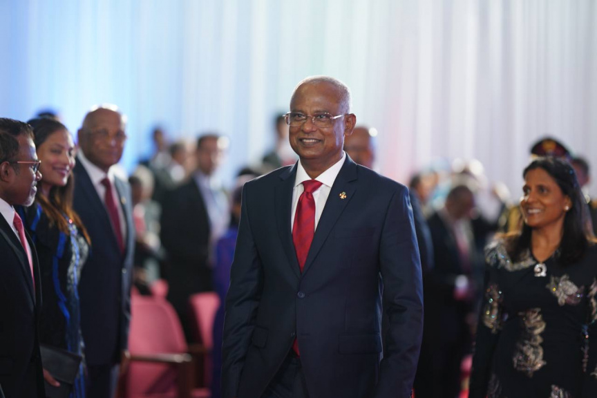 ޖުމްހޫރީ ދުވަސް ފާހަގަކުރުމަށް ރޭ ބޭއްވި ޖަލްސާގައި ރައީސް އިބްރާހީމް މުހައްމަދު ޞާލިޙް ---