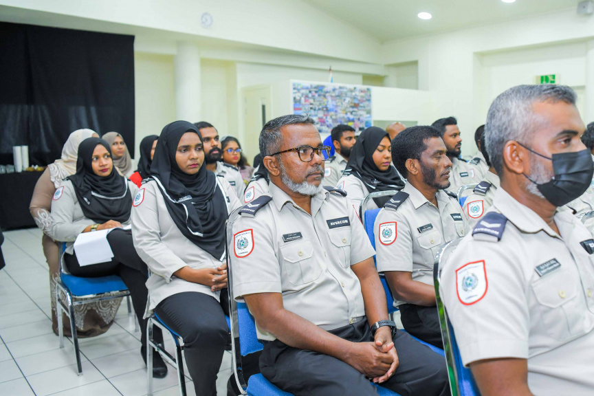އޭވިއޭޝަން ސެކިއުރިޓީ ކޮމާންޑްގެ މުވައްޒަފުންނަށް މަގާމުގެ ކުރިއެރުން ދިނުމަށް ބޭއްވި ރަސްމިއްޔާތުގެ ތެރެއިން --- ސަން ފޮޓޯ/ އިބްރާހީމް ޝަމްވީލް