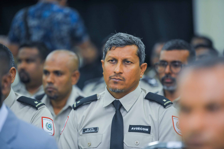 އޭވިއޭޝަން ސެކިއުރިޓީ ކޮމާންޑްގެ މުވައްޒަފުންނަށް މަގާމުގެ ކުރިއެރުން ދިނުމަށް ބޭއްވި ރަސްމިއްޔާތުގެ ތެރެއިން --- ސަން ފޮޓޯ/ އިބްރާހީމް ޝަމްވީލް