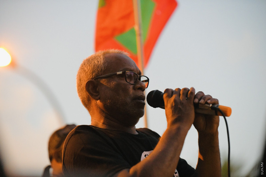 އިދިކޮޅު ލީޑަރު ޔާމީން މިނިވަންކުރަން ގޮވައިލައި އިދިކޮޅުން މަގުތަކަށް --- ސަންފޮޓޯ/ ނާއިލް ހުސައިން
