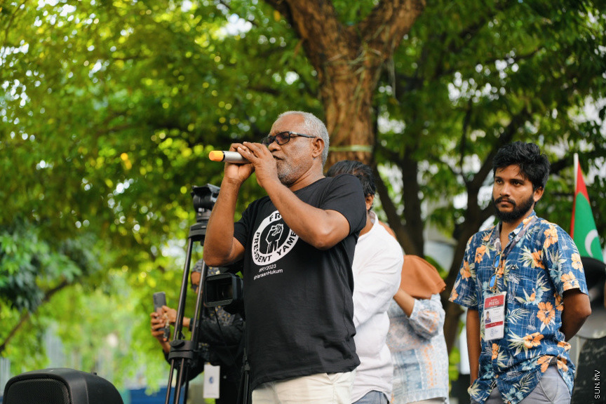 އިދިކޮޅު ލީޑަރު ޔާމީން މިނިވަންކުރަން ގޮވައިލައި އިދިކޮޅުން މަގުތަކަށް --- ސަންފޮޓޯ/ ނާއިލް ހުސައިން
