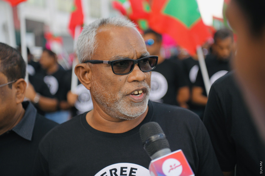 އިދިކޮޅު ލީޑަރު ޔާމީން މިނިވަންކުރަން ގޮވައިލައި އިދިކޮޅުން މަގުތަކަށް --- ސަންފޮޓޯ/ ނާއިލް ހުސައިން
