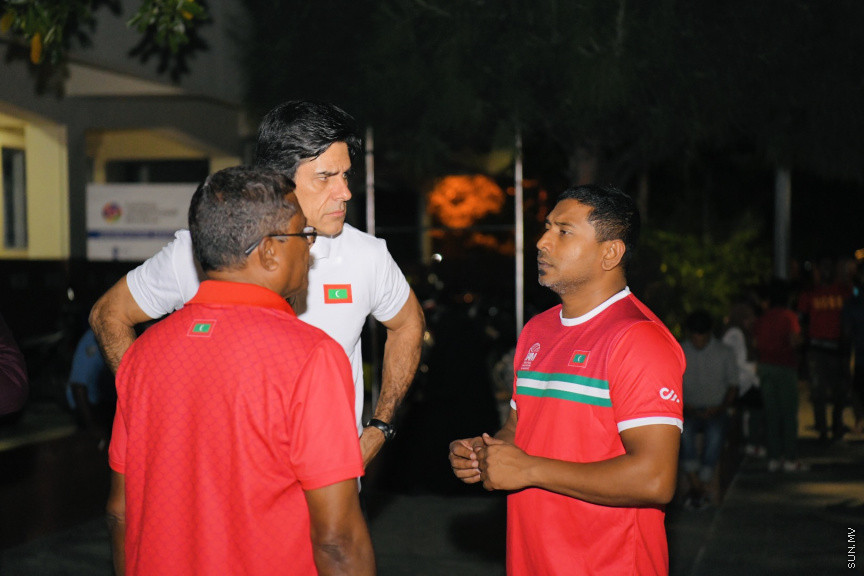 ރަން ތަށްޓާއެކު އައި ކުޑަކާއްޓޭއާއި އެޑަމްއަށް މަރުހަބާކިޔުމުގެ ތެރެއިން --- ސަންފޮޓޯ/ ނާއިލް ހުސައިން