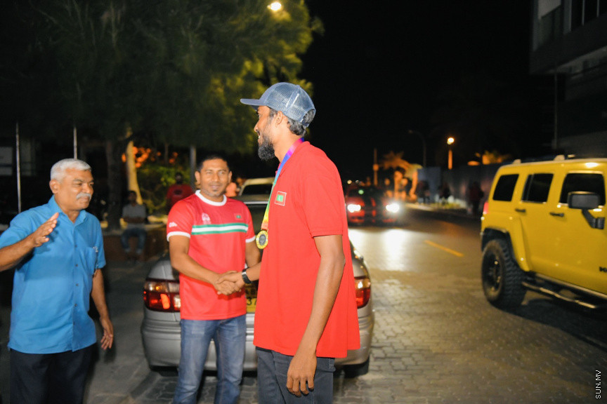 ރަން ތަށްޓާއެކު އައި ކުޑަކާއްޓޭއާއި އެޑަމްއަށް މަރުހަބާކިޔުމުގެ ތެރެއިން --- ސަންފޮޓޯ/ ނާއިލް ހުސައިން