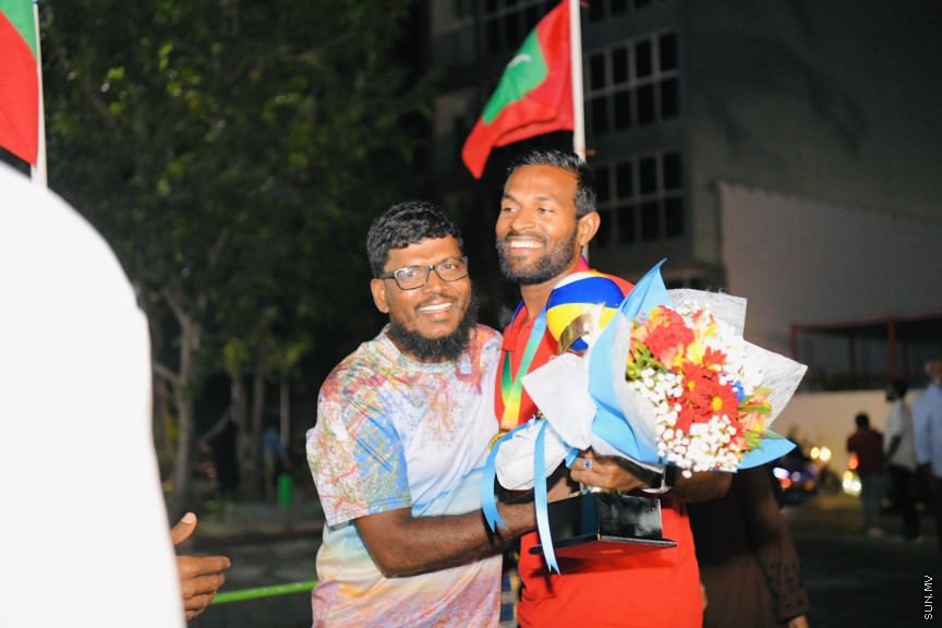 ރަން ތަށްޓާއެކު އައި ކުޑަކާއްޓޭއާއި އެޑަމްއަށް މަރުހަބާކިޔުމުގެ ތެރެއިން --- ސަންފޮޓޯ/ ނާއިލް ހުސައިން