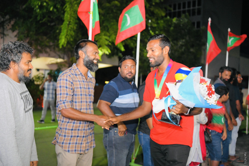 ރަން ތަށްޓާއެކު އައި ކުޑަކާއްޓޭއާއި އެޑަމްއަށް މަރުހަބާކިޔުމުގެ ތެރެއިން --- ސަންފޮޓޯ/ ނާއިލް ހުސައިން