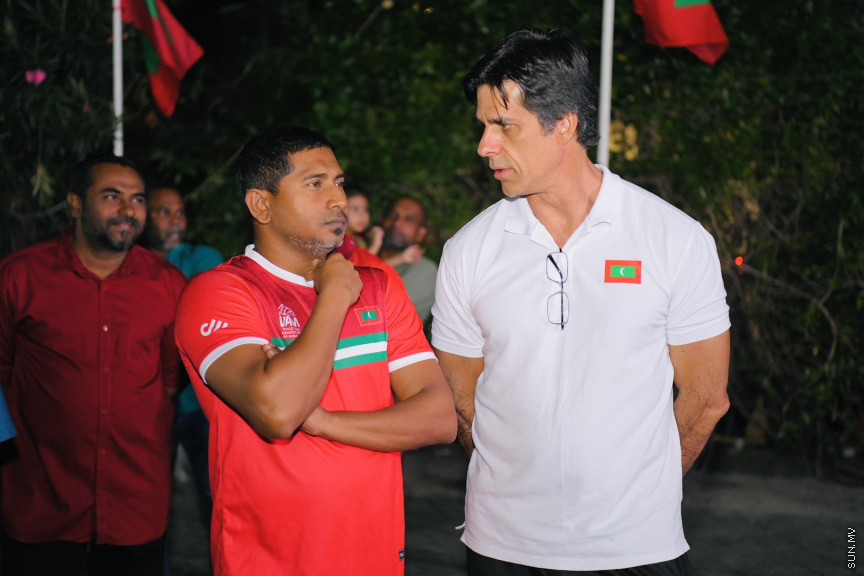 ރަން ތަށްޓާއެކު އައި ކުޑަކާއްޓޭއާއި އެޑަމްއަށް މަރުހަބާކިޔުމުގެ ތެރެއިން --- ސަންފޮޓޯ/ ނާއިލް ހުސައިން