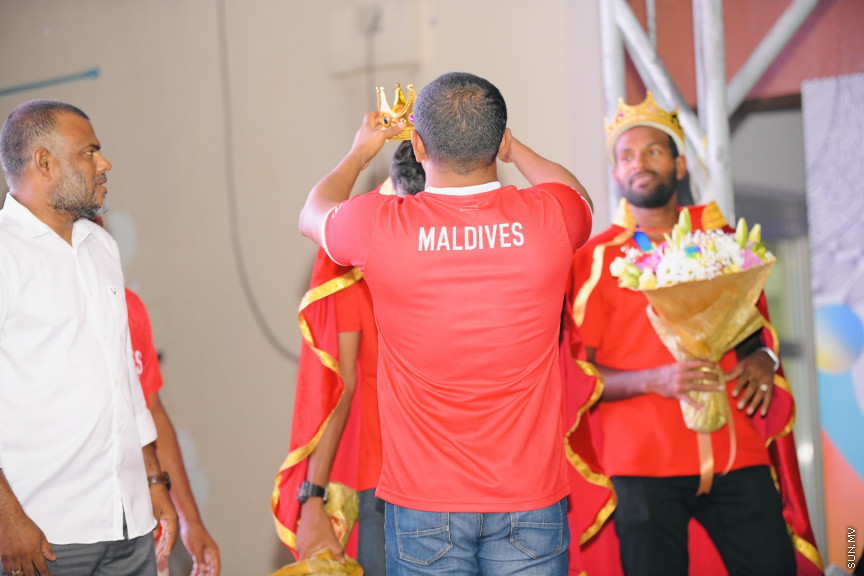 ރަން ތަށްޓާއެކު އައި ކުޑަކާއްޓޭއާއި އެޑަމްއަށް މަރުހަބާކިޔުމުގެ ތެރެއިން --- ސަންފޮޓޯ/ ނާއިލް ހުސައިން