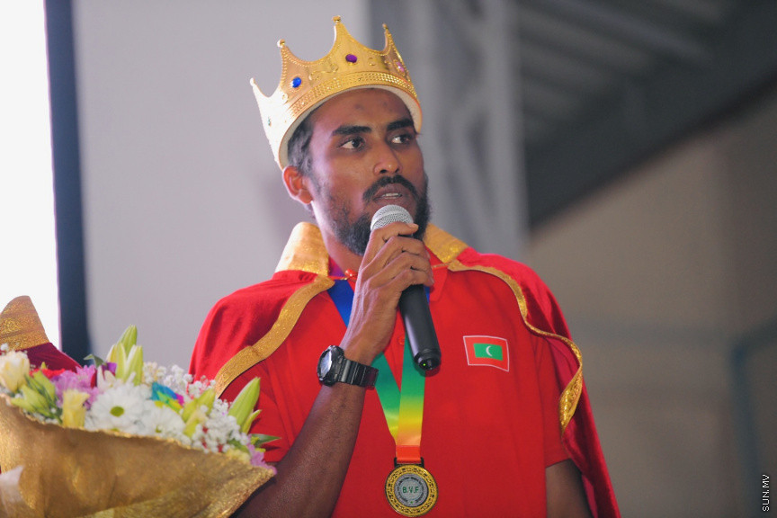 ރަން ތަށްޓާއެކު އައި ކުޑަކާއްޓޭއާއި އެޑަމްއަށް މަރުހަބާކިޔުމުގެ ތެރެއިން --- ސަންފޮޓޯ/ ނާއިލް ހުސައިން