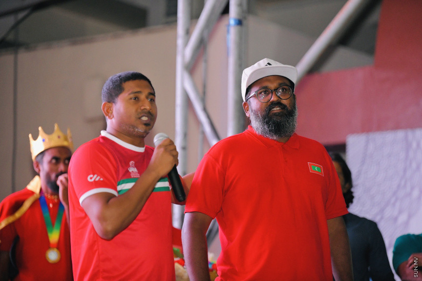 ރަން ތަށްޓާއެކު އައި ކުޑަކާއްޓޭއާއި އެޑަމްއަށް މަރުހަބާކިޔުމުގެ ތެރެއިން --- ސަންފޮޓޯ/ ނާއިލް ހުސައިން