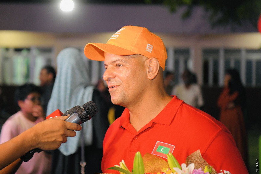 ރަން ތަށްޓާއެކު އައި ކުޑަކާއްޓޭއާއި އެޑަމްއަށް މަރުހަބާކިޔުމުގެ ތެރެއިން --- ސަންފޮޓޯ/ ނާއިލް ހުސައިން