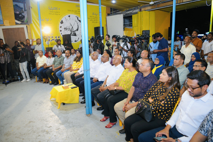 ރައީސް އިބްރާހީމް މުހައްމަދު ޞާލިހުގެ ކެމްޕެއިން ޖަލްސާގެ ތެރެއިން --- ސަންފޮޓޯ/ ނާއިލް ހުސައިން 
