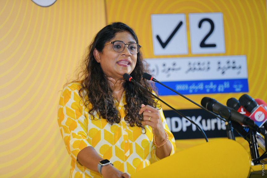 ރައީސް އިބްރާހީމް މުހައްމަދު ޞާލިހުގެ ކެމްޕެއިން ޖަލްސާގެ ތެރެއިން --- ސަންފޮޓޯ/ ނާއިލް ހުސައިން 