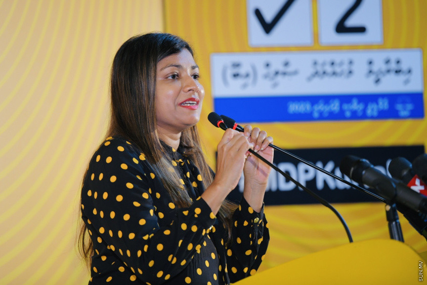 ރައީސް އިބްރާހީމް މުހައްމަދު ޞާލިހުގެ ކެމްޕެއިން ޖަލްސާގެ ތެރެއިން --- ސަންފޮޓޯ/ ނާއިލް ހުސައިން 